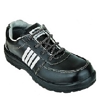 Low range safety shoes with pvc sole